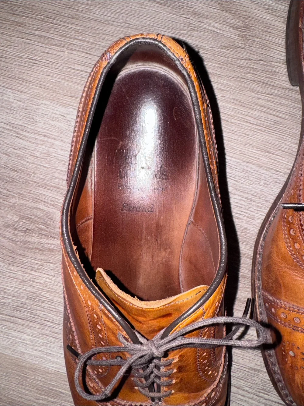 Allen Edmonds Shoes Mens 9.5 D Brown Leather Strand Cap Toe Oxford Walnut USA